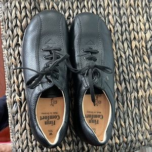 Men’s Finn Comfort lace up shoes EUC size 10.5 black